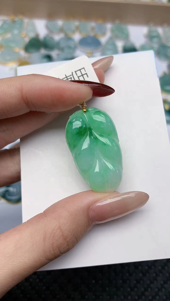 【闪购商品】翡翠颈饰18K金镶嵌天然翡翠a货