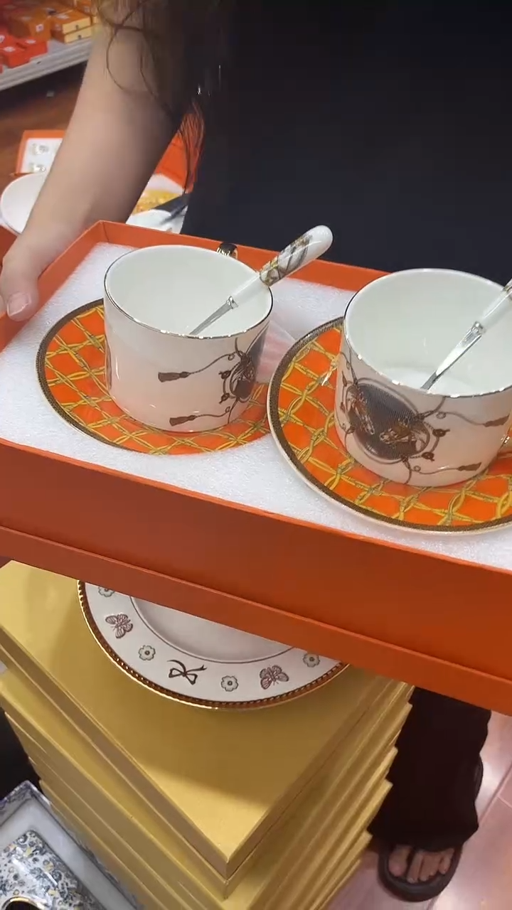 杯鸿辉家品牌瓷器，京东包邮！