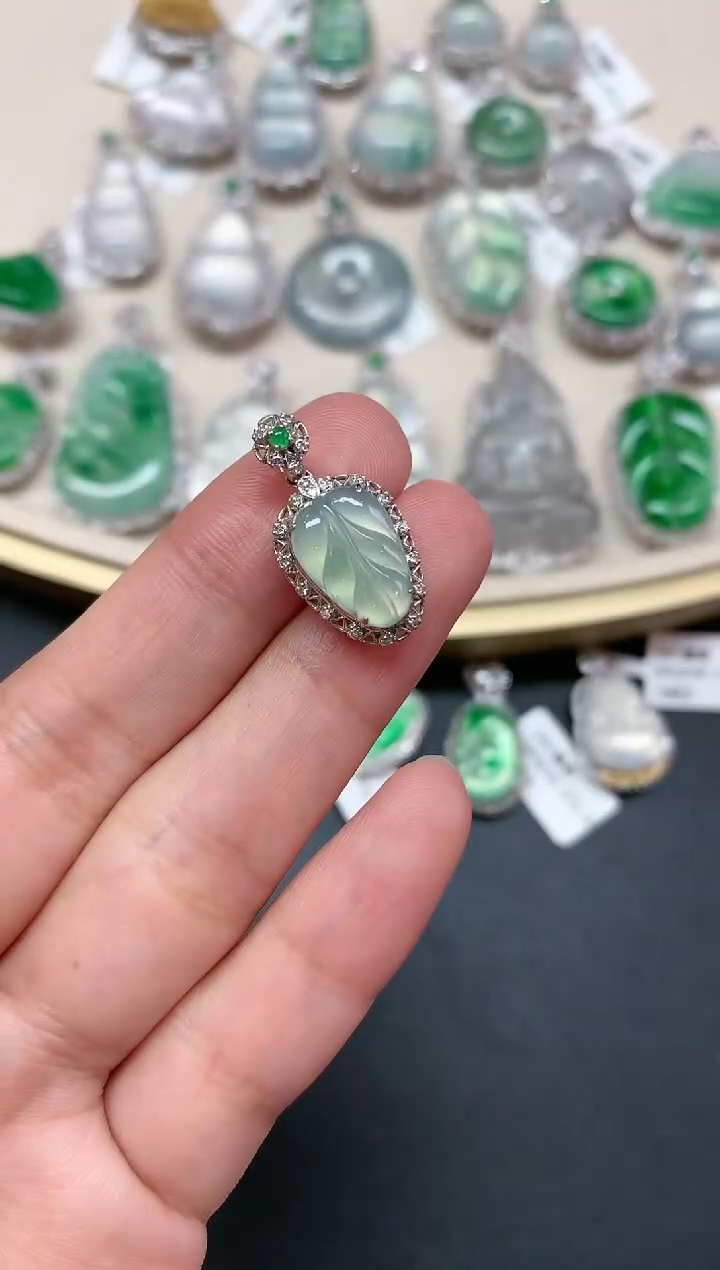 【闪购商品】翡翠吊坠(不含链)18K金镶嵌A262|1980