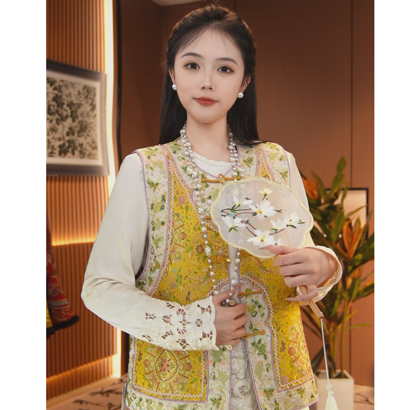 宝湘金盏/新中式春季新款重工织锦马甲2025A7298思思