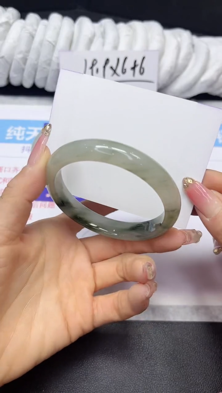 【闪购商品】石英质玉手镯未镶嵌208