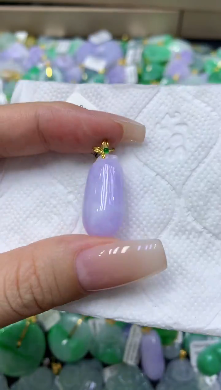 颈饰18K金镶嵌翡翠天然缅甸翡翠A货