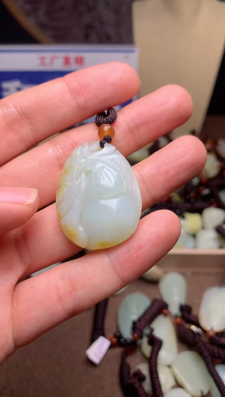 【闪购商品】和田玉颈饰未镶嵌1