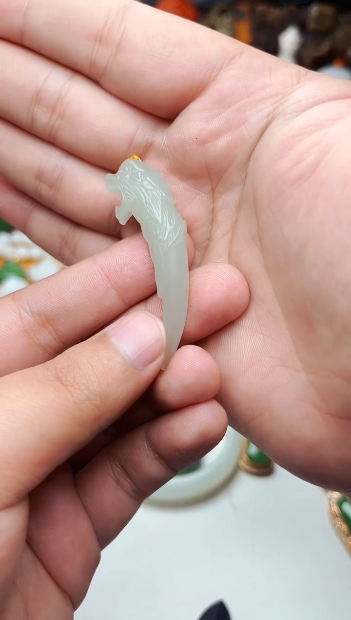 【闪购商品】和田玉颈饰未镶嵌牙01