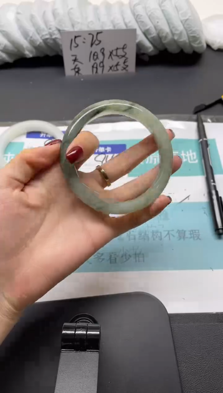 未镶嵌手镯石英质玉94-64