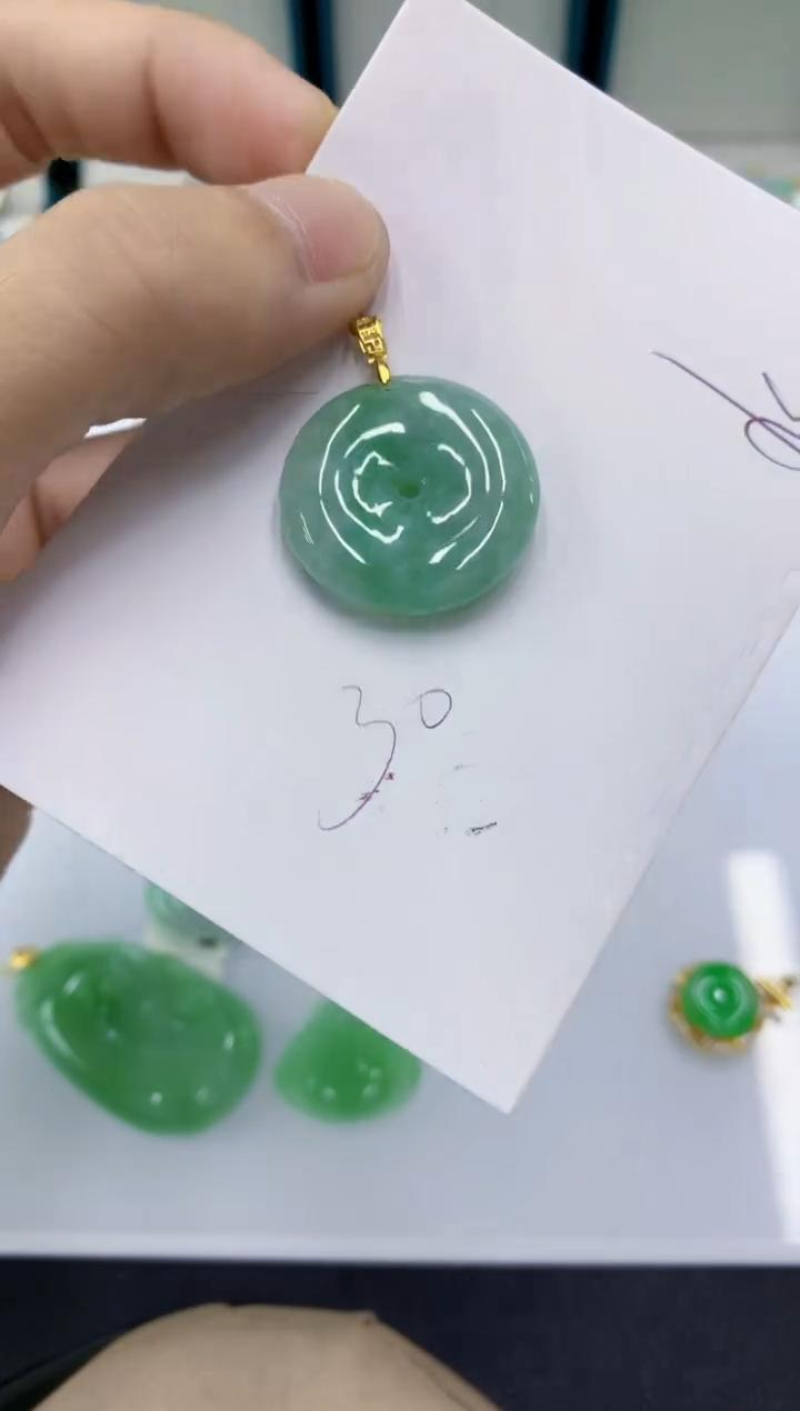 颈饰未镶嵌翡翠翡翠