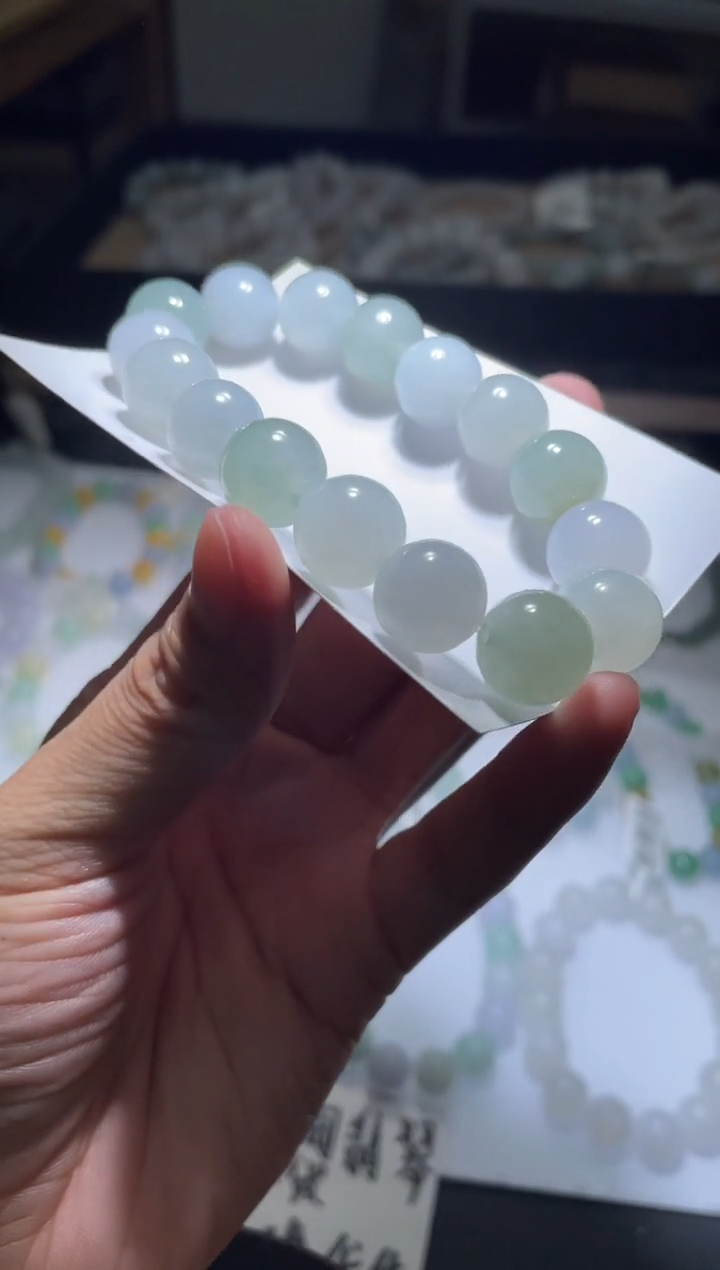 定制翡翠未镶嵌翡翠手串