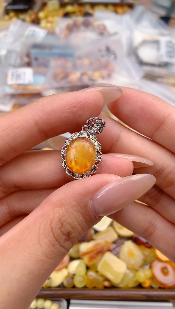 蜜蜡未镶嵌珠宝奇石56