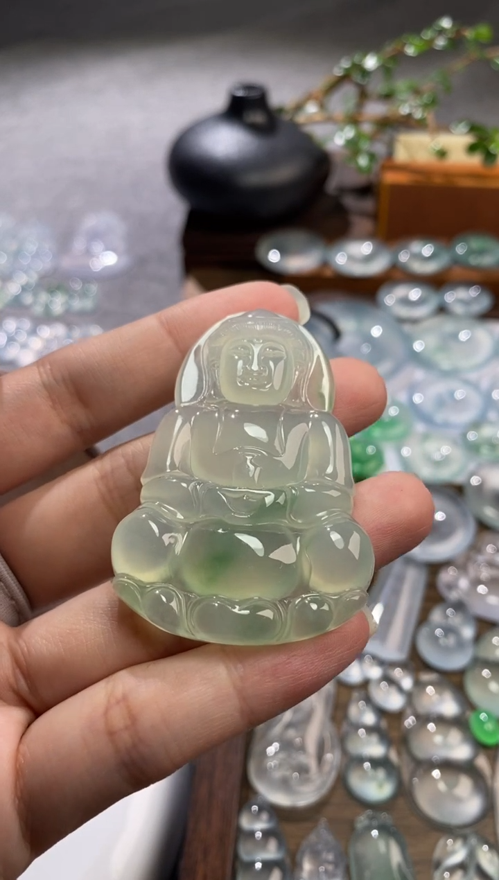 吊坠(不含链)未镶嵌翡翠观音