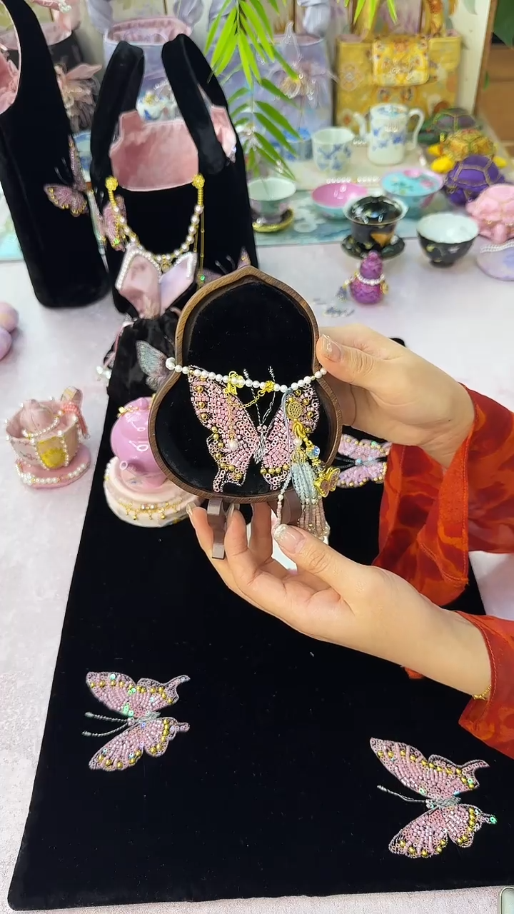 7小蝴蝶五件套 杯垫木托支架链条流苏