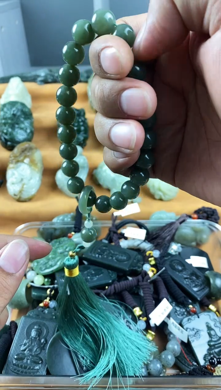 未镶嵌和田玉把件1