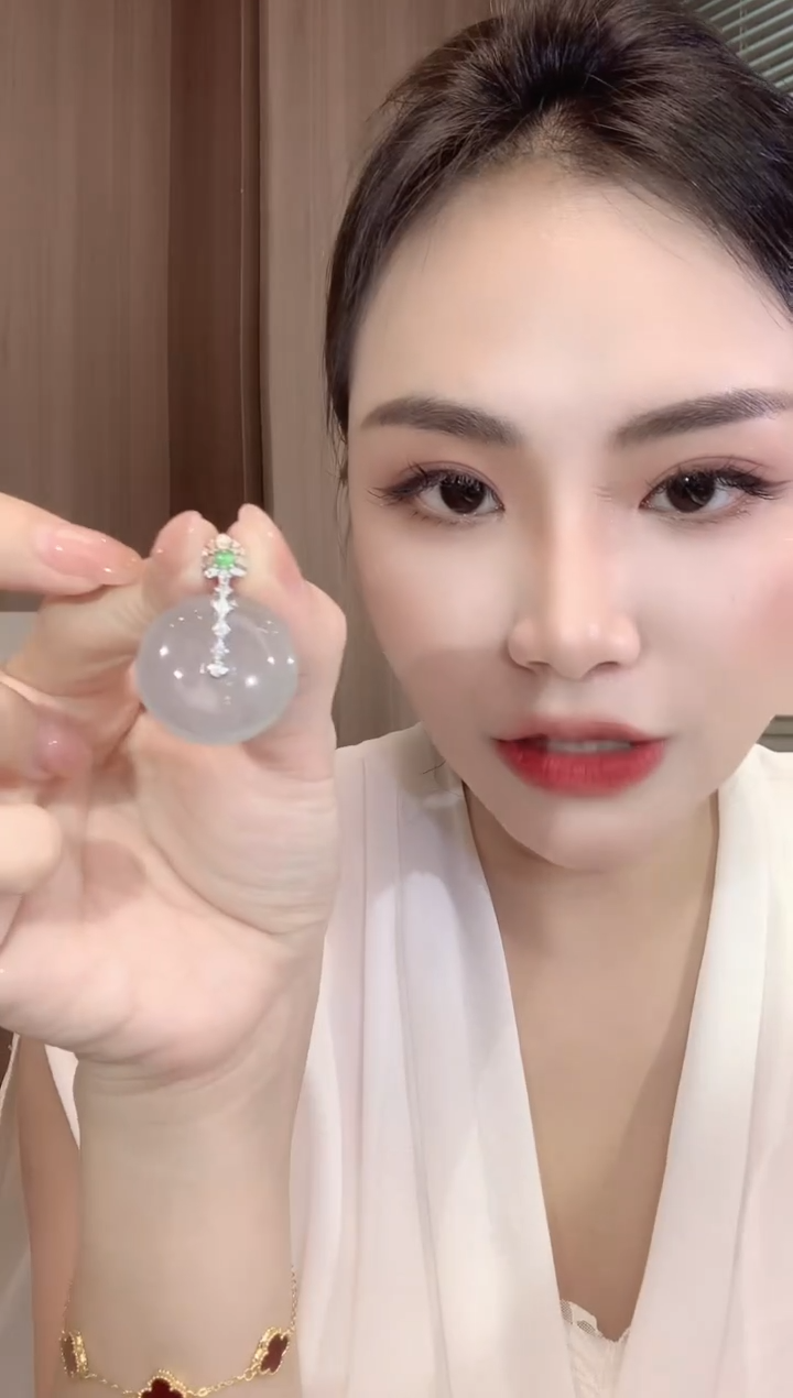 翡翠18K金镶嵌吊坠(不含链)C11