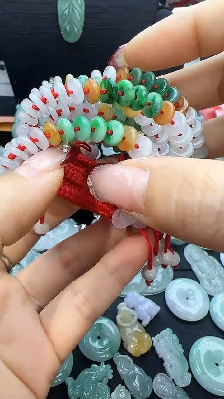 【闪购商品】翡翠手串未镶嵌小孩平安扣多样性发其一