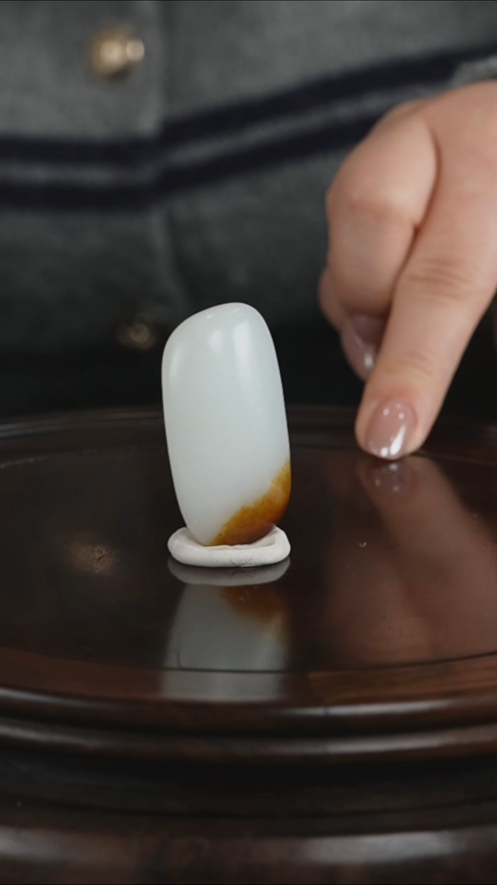 颈饰未镶嵌和田玉灞**哥和田玉原石