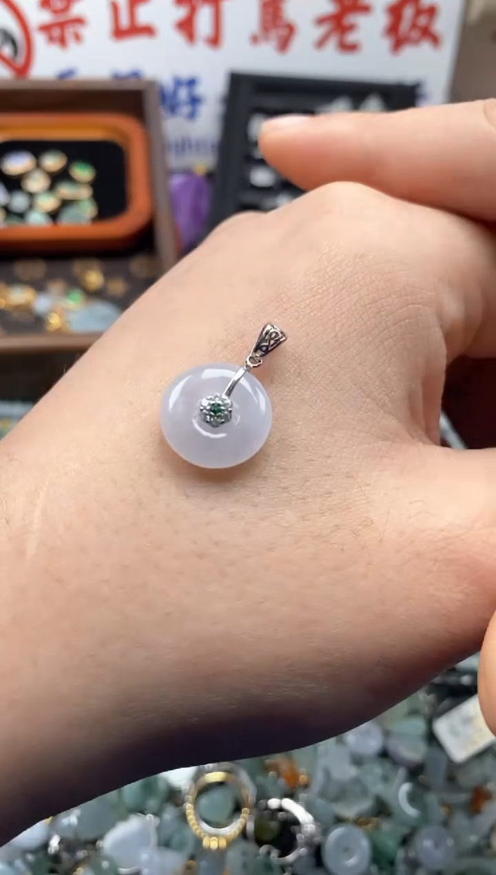 【闪购商品】翡翠颈饰未镶嵌哥哥