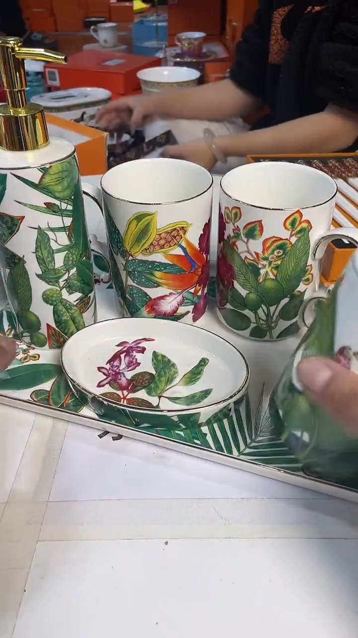 杯鸿辉家品牌瓷器，京东包邮！