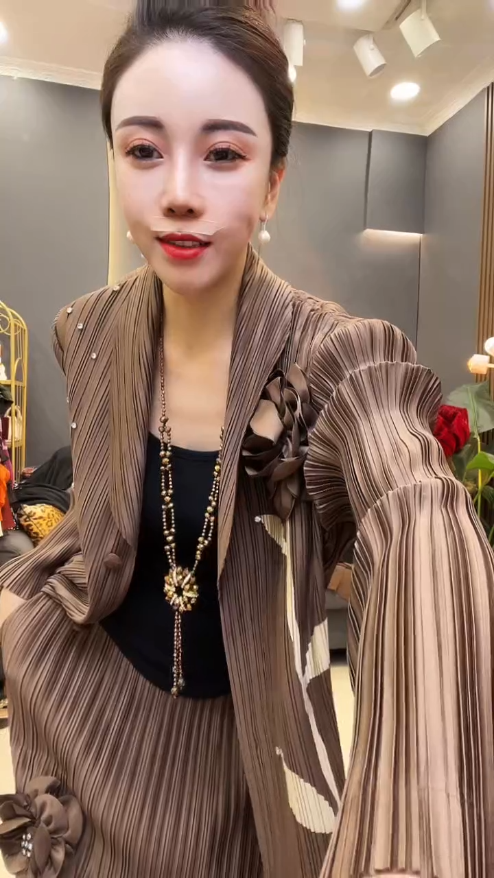 聚酯纤维（涤纶）咖色  立体盘花套