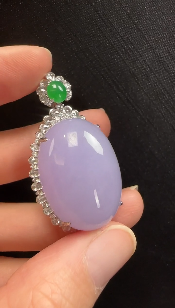 颈饰18K金镶嵌翡翠443蛋面一个