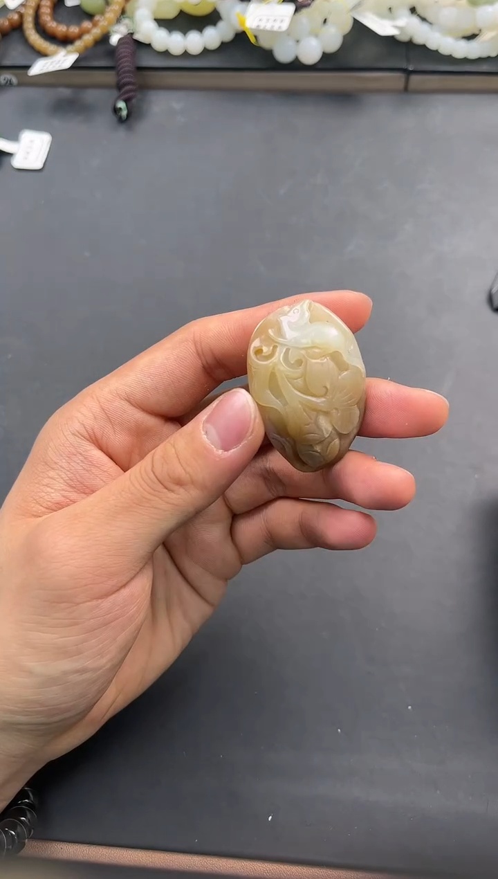 未镶嵌手串和田玉且末金山糖白福利吊坠微色差