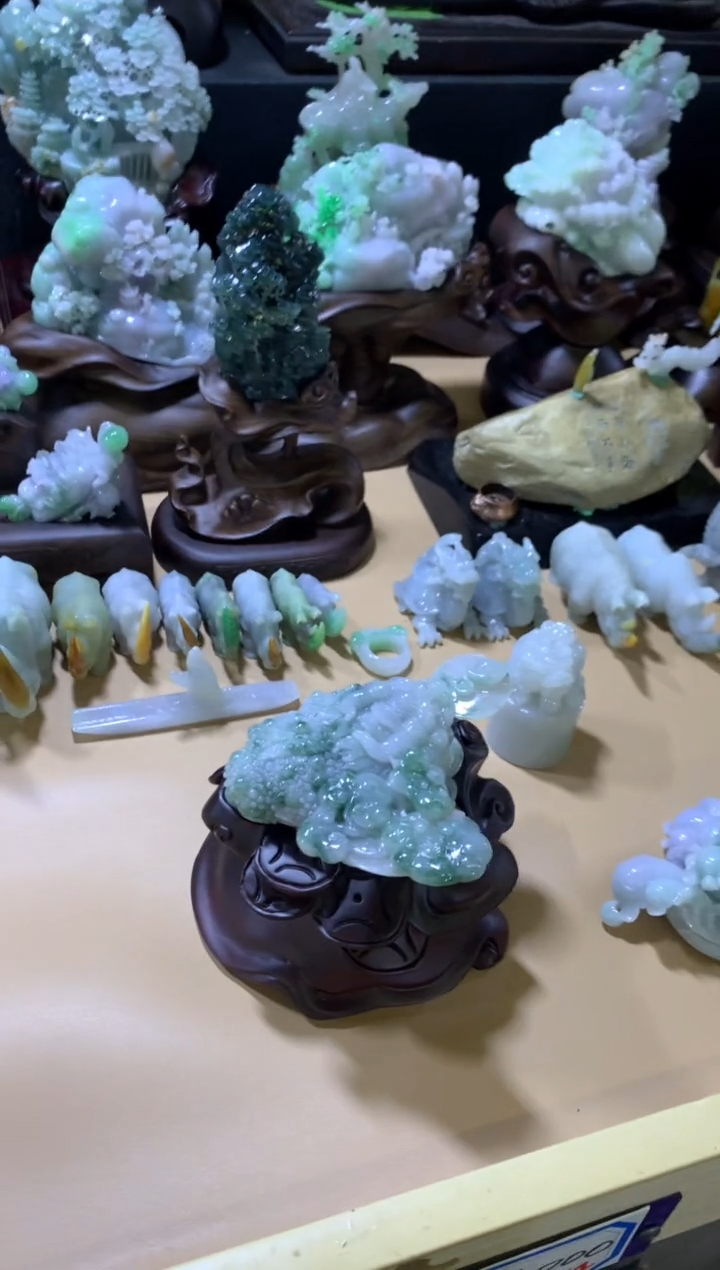 翡翠挂件未镶嵌用****7翡翠摆件