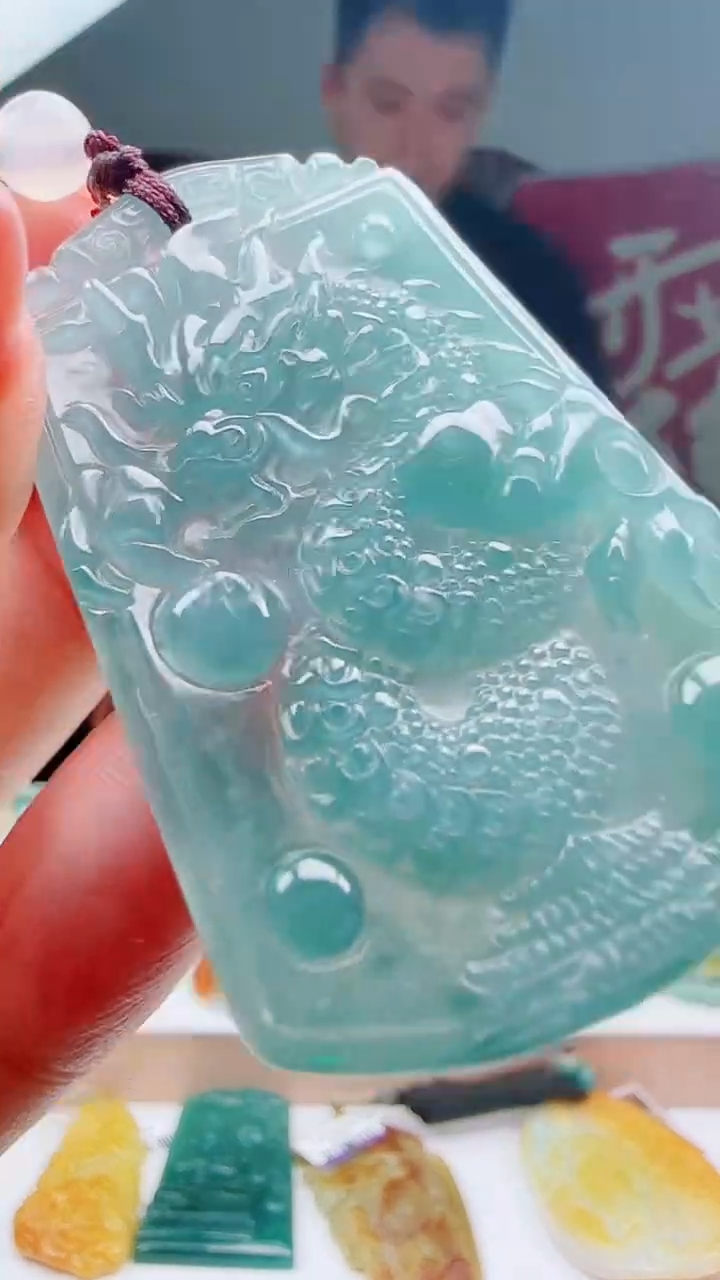 颈饰未镶嵌翡翠多样性发其一