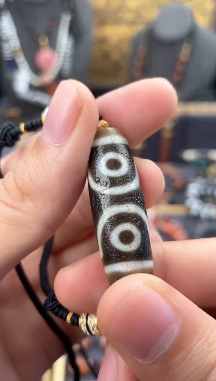 【闪购商品】玛瑙/玉髓颈饰未镶嵌精品牙黄三眼锁骨链