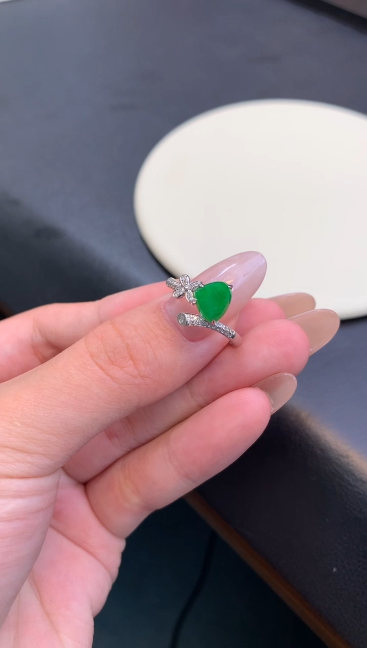 18K金镶嵌摆件翡翠48小时鉴赏期 退货不扣服务费