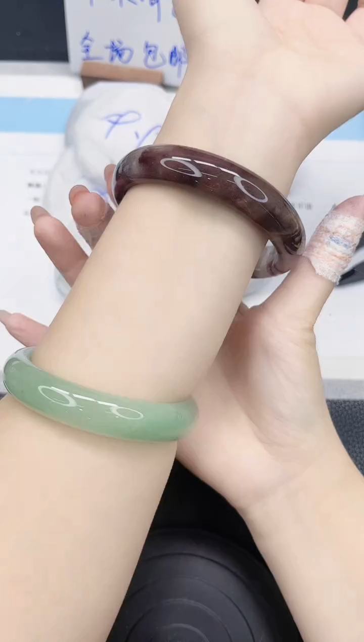 未镶嵌手镯石英质玉42-62.5