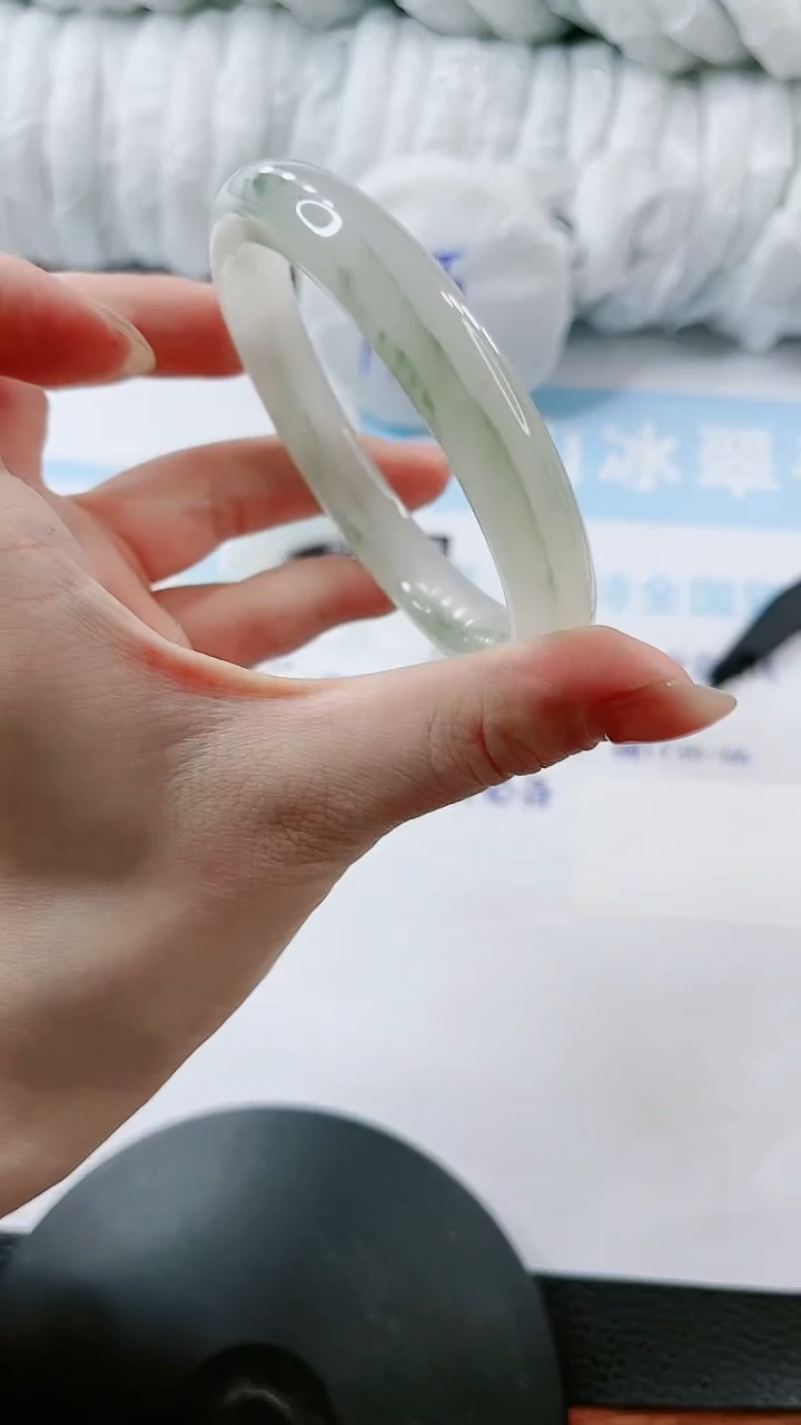 【闪购商品】石英质玉手镯未镶嵌多样性发货L305