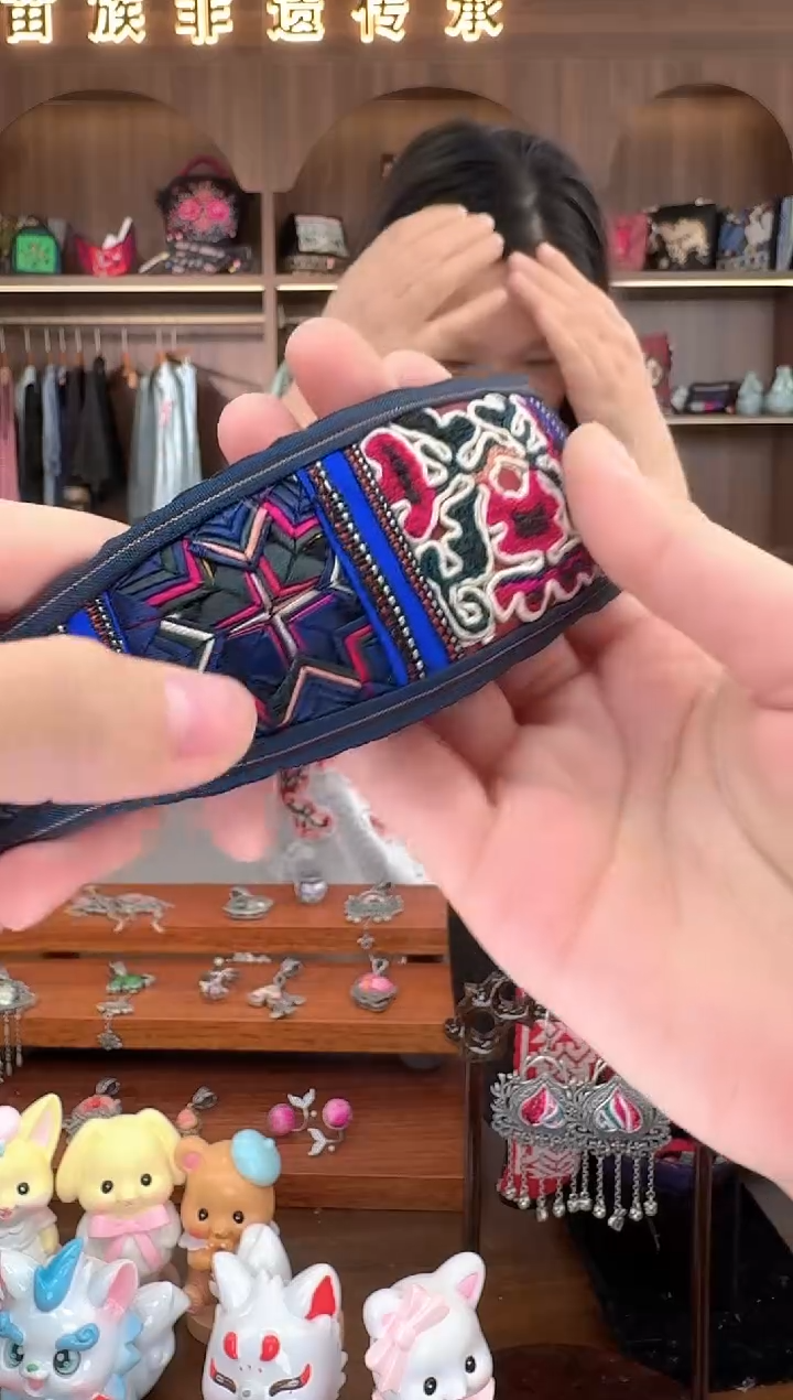 【闪购商品】织绣扶光苗绣传承L21