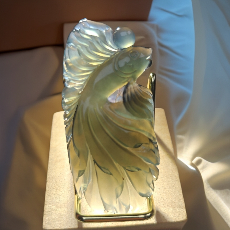 烟紫色金鱼连年有鱼，富贵有鱼