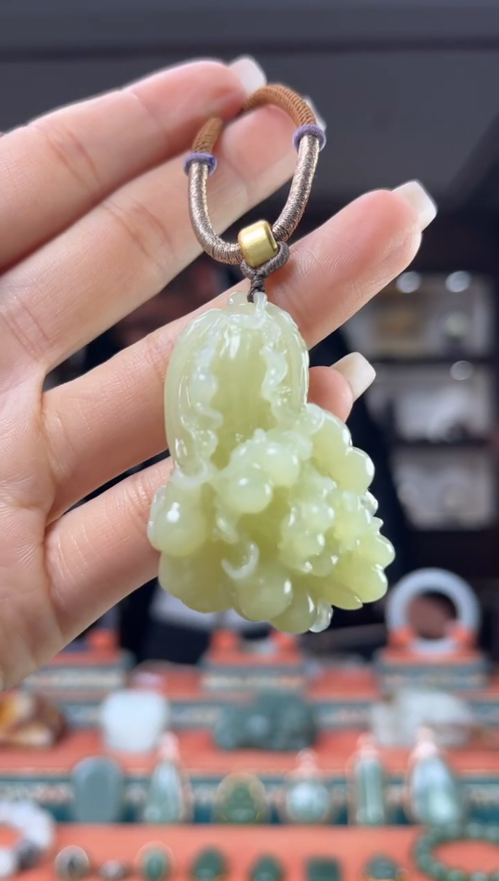 颈饰未镶嵌和田玉佩佩