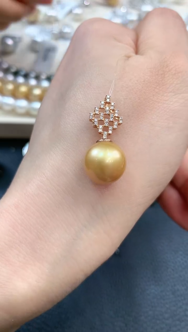 【闪购商品】海水珍珠吊坠18K金镶嵌m59