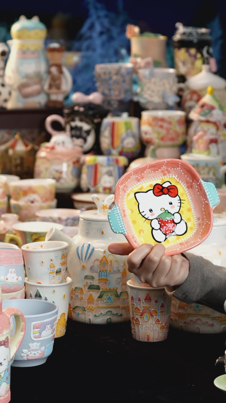 摆件陶景德镇釉下彩手绘设计师款陶瓷