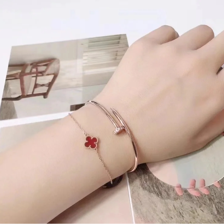 4018手镯750黄金18K金钉子手镯