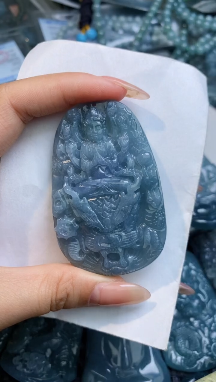 【闪购商品】翡翠颈饰未镶嵌           