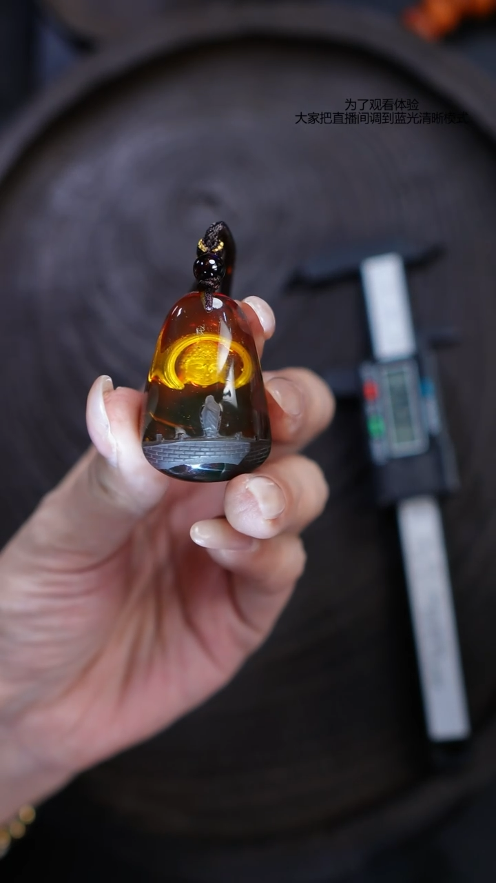 未镶嵌蓝珀裸石微瑕心中有佛