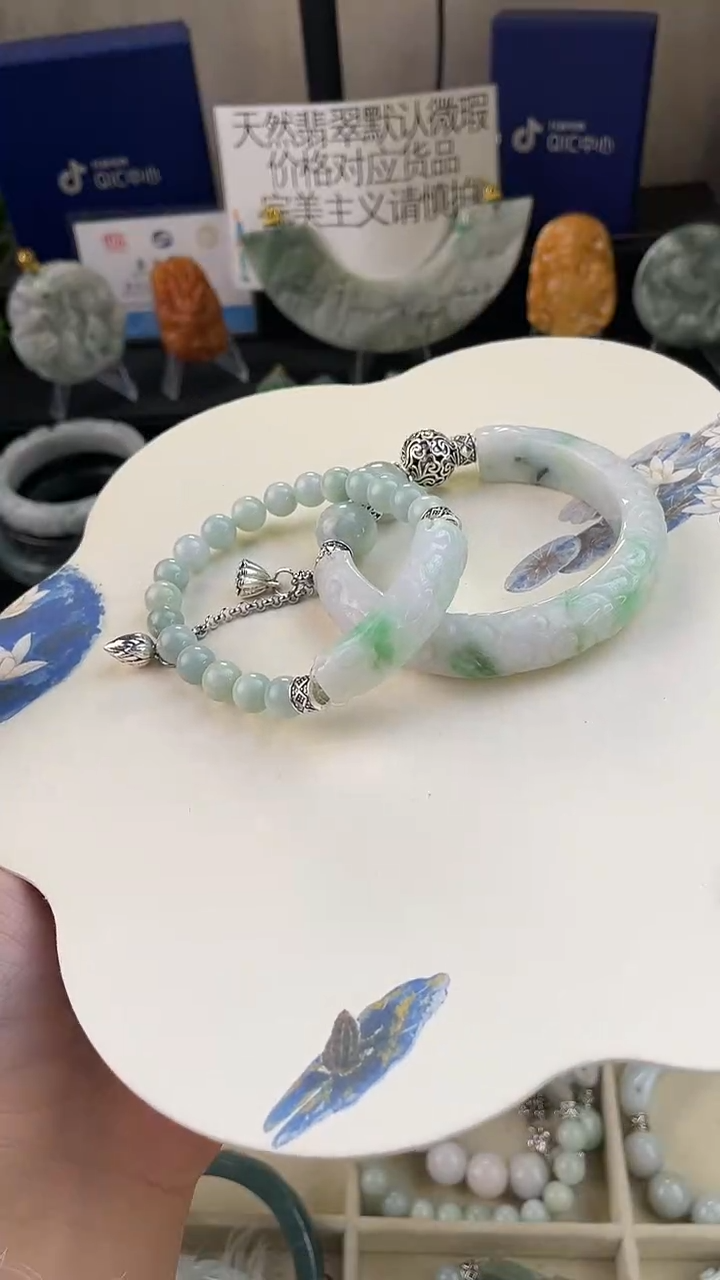 未镶嵌手链翡翠ᶜ****?手工定制默认微瑕主播介绍为准
