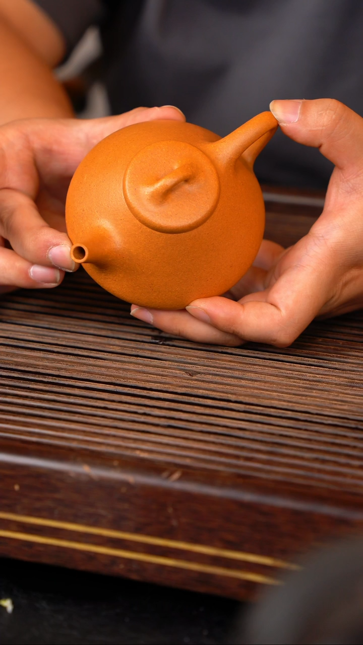 茶壶紫砂人*黄金段子冶