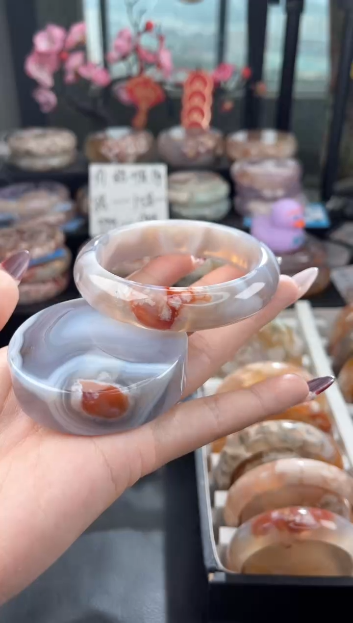 【闪购商品】石英质玉手镯未镶嵌59