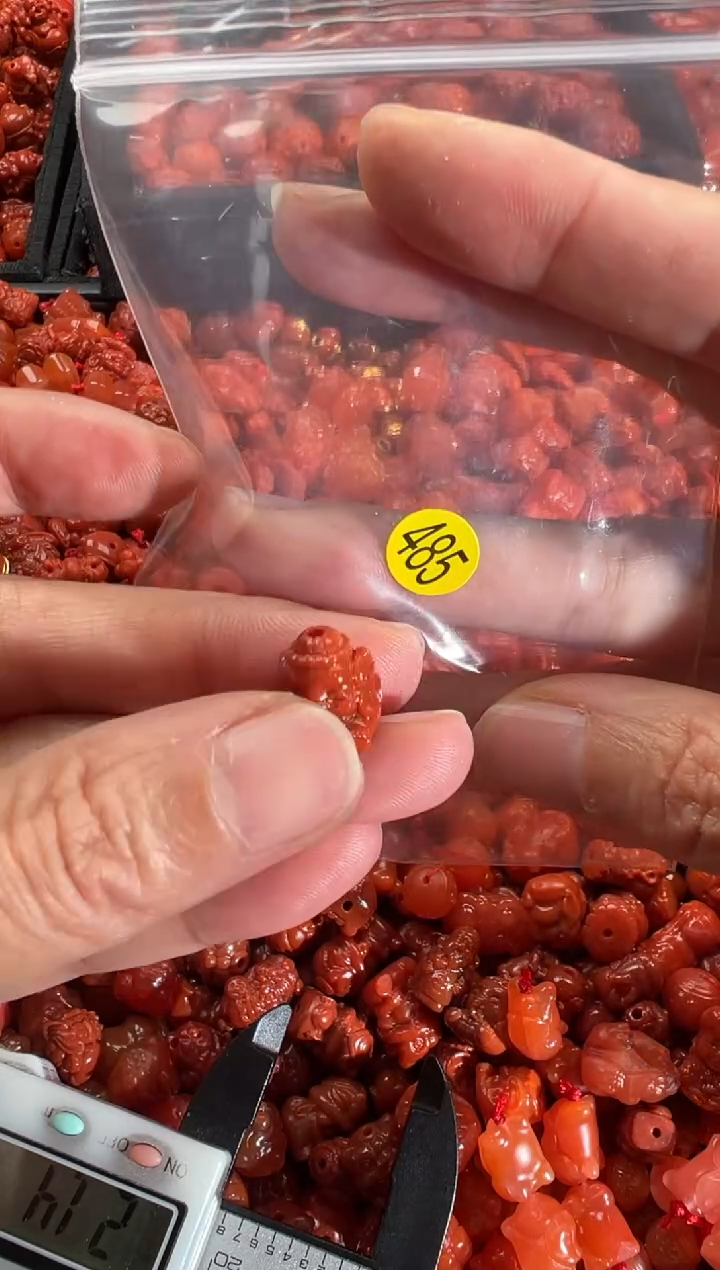 【闪购商品】南红玛瑙颈饰未镶嵌1