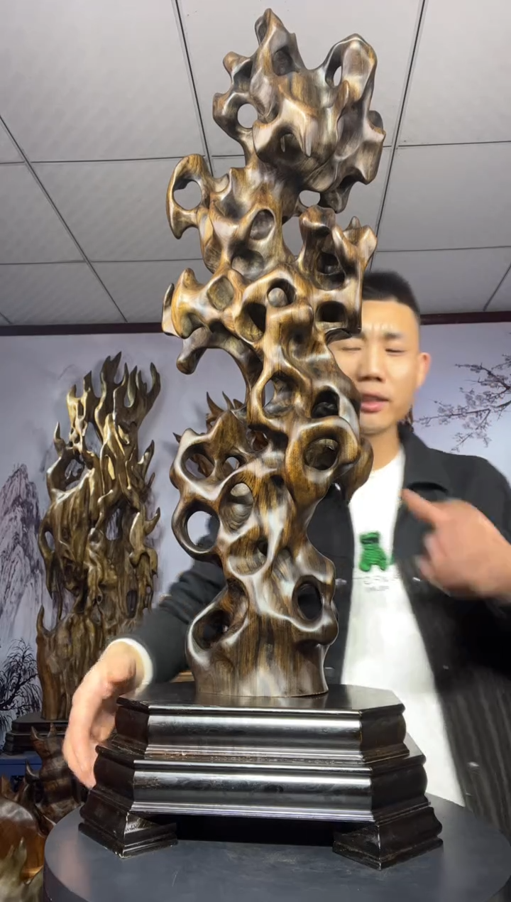 金丝楠木雕款小**跑金丝楠木工艺品摆件