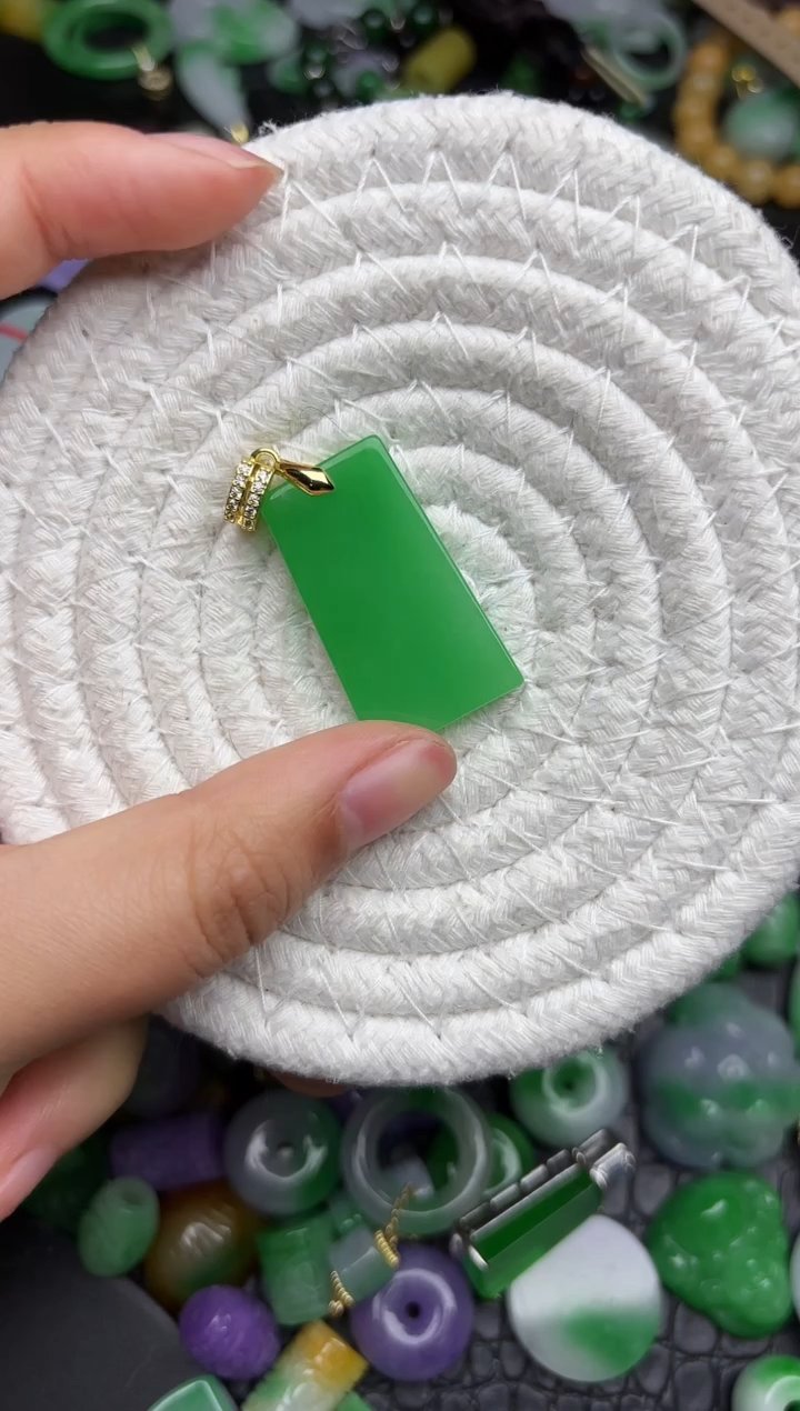 颈饰未镶嵌翡翠缅甸翡翠吊坠