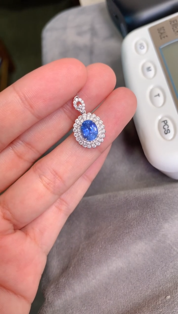 【闪购商品】蓝宝石吊坠(不含链)18K金镶嵌1.55CT   无烧