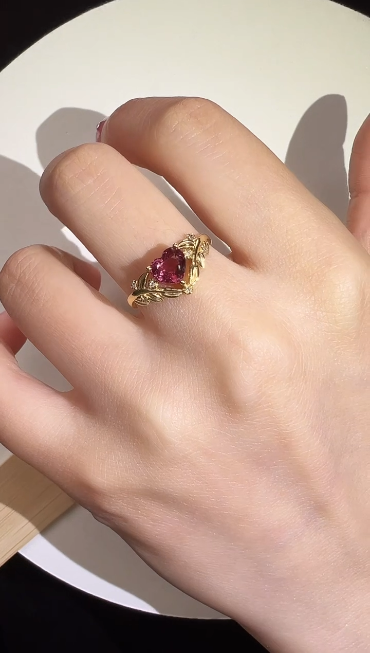 18K金镶嵌戒指尖晶石9【主石1ct左右】以实际证书为准