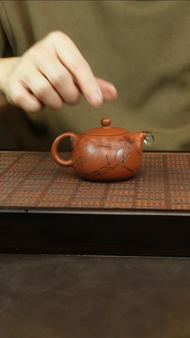 【闪购商品】坭兴陶 纯手工 刻画 西施70cc