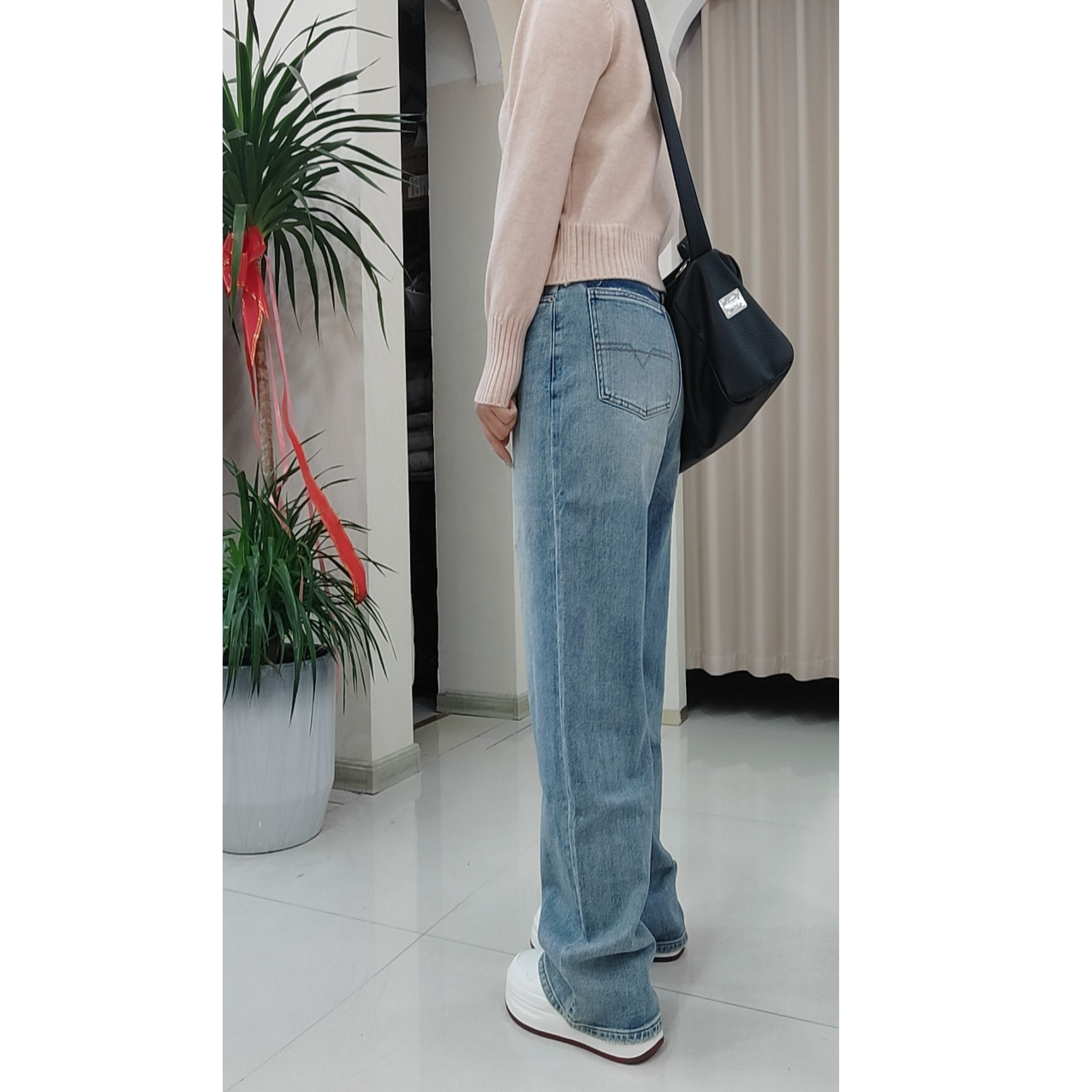 推荐【断码清货】小阔腿直筒拖地裤浅色牛仔裤好看慵懒感