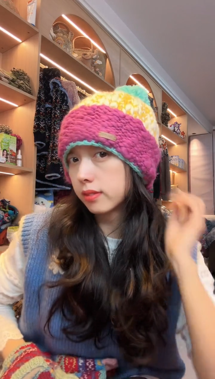 羊毛美丽如三色帽子