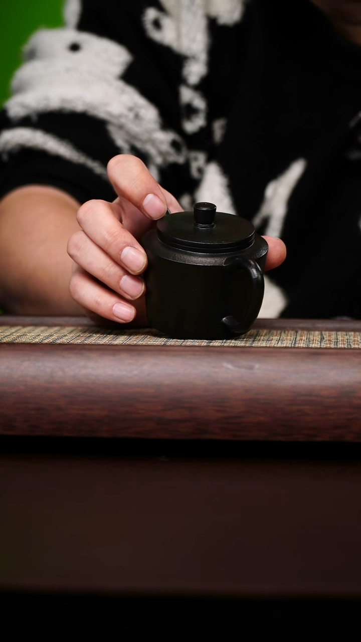 原矿手工本绿捂灰折肩宫灯1