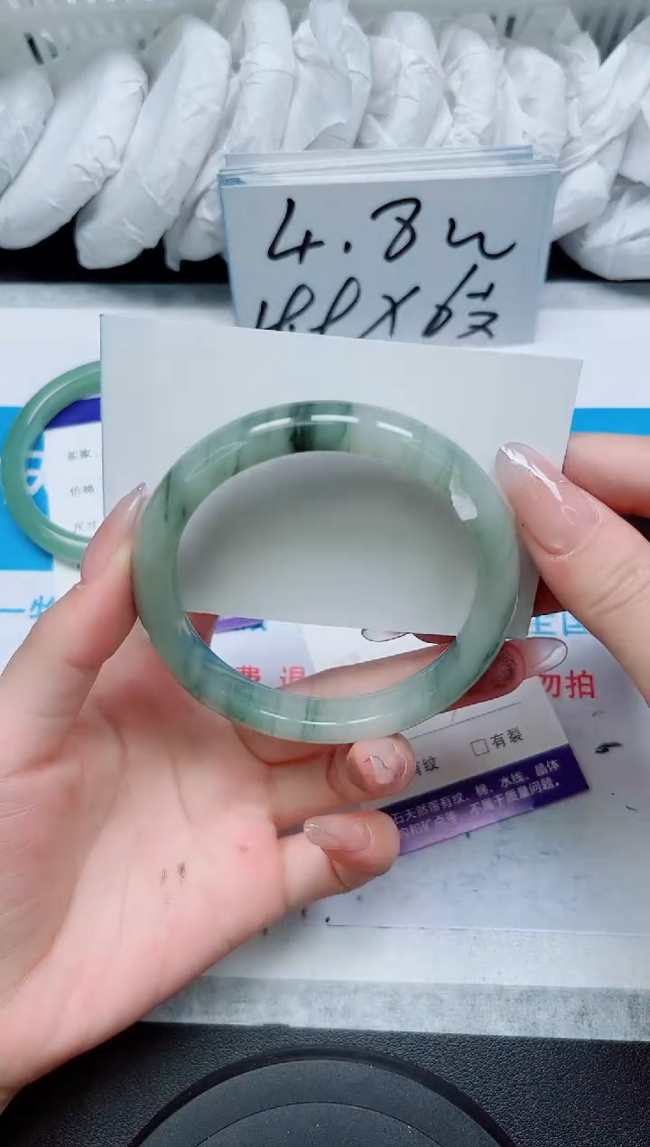 【闪购商品】石英质玉手镯未镶嵌230
